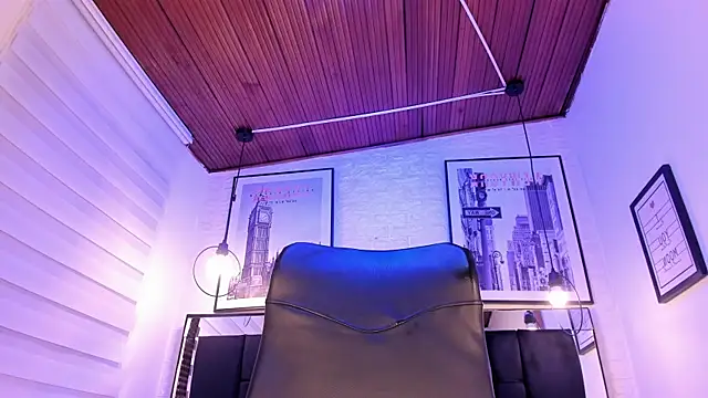 Snapshot of tylla_ chatting on October 9, 2025, 3:59 am tylla online show from October 9, 2025, 3:59 am