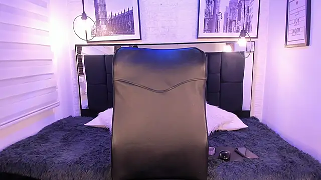 Snapshot of tylla_ chatting on October 22, 2025, 3:40 am tylla online show from October 22, 2025, 3:40 am
