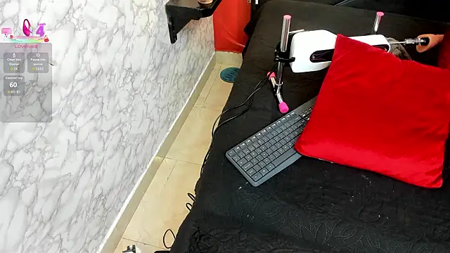 IVISBOUNCYASS online show from March 12, 2026, 12:33 pm