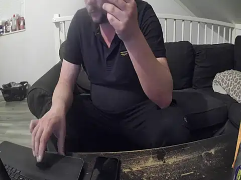 Snapshot of YourLoveBoyKevin chatting on March 10, 2026, 10:26 pm YourLoveBoyKevin online show from March 10, 2026, 10:26 pm