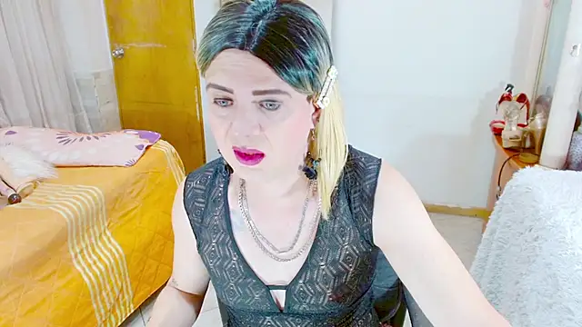 Snapshot of Dolldirtyxxx chatting on June 20, 2026, 5:21 am Dolldirtyxxx online show from June 20, 2026, 5:21 am