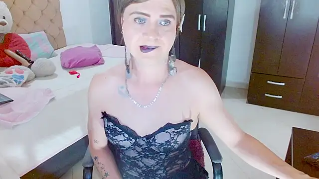 Snapshot of Dolldirtyxxx chatting on July 15, 2026, 5:02 am Dolldirtyxxx online show from July 15, 2026, 5:02 am