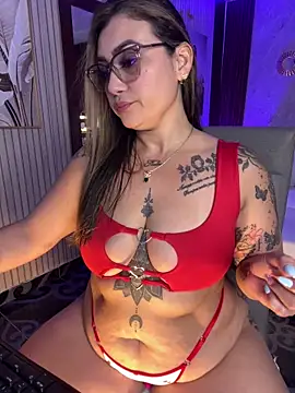 Snapshot of Madissonlove_1 chatting on May 16, 2026, 2:27 pm Madissonlove 1 online show from May 16, 2026, 2:27 pm