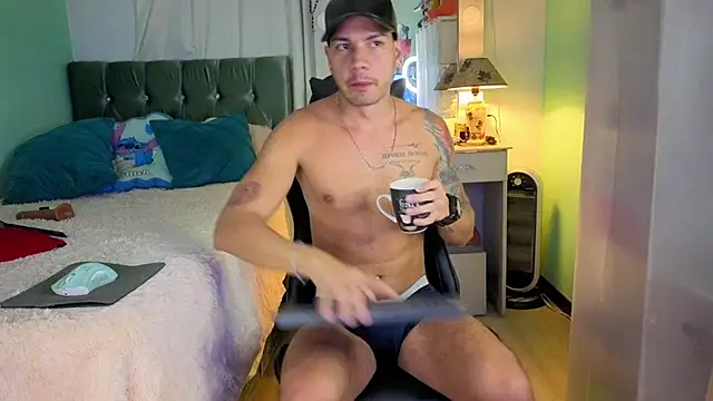Snapshot of Chrissken chatting on October 16, 2025, 11:50 pm Chrissken online show from October 16, 2025, 11:50 pm
