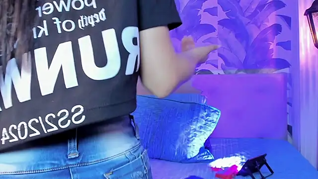 Sami Evanns online show from November 17, 2025, 2:28 am