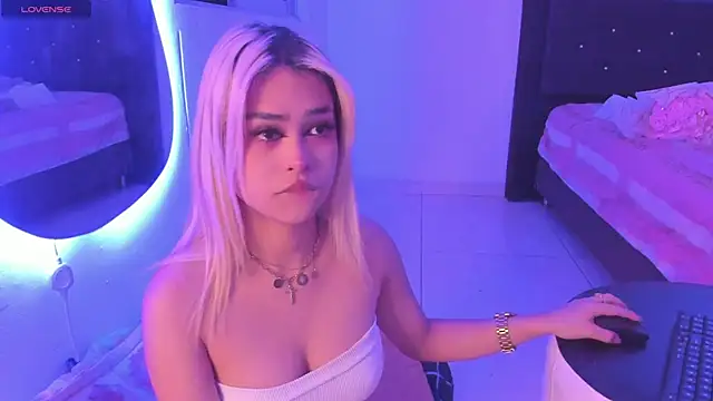  Charlottequeen online show from February 14, 2025, 8:21 am