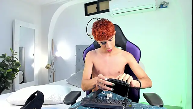 NovaaWheler online show from February 23, 2025, 4:39 am