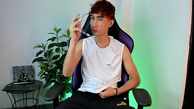 NovaaWheler online show from February 25, 2025, 4:46 am