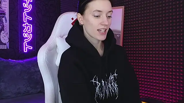 roxy riot  online show from March 3, 2025, 1:31 am