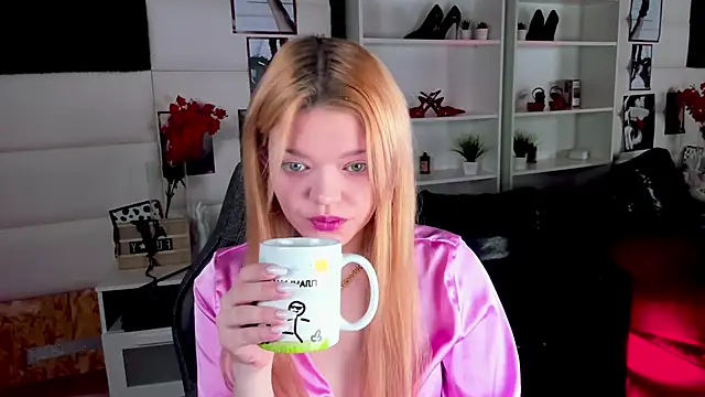 Snapshot of AdeleCartier chatting on February 26, 2025, 2:37 am AdeleCartier online show from February 26, 2025, 2:37 am