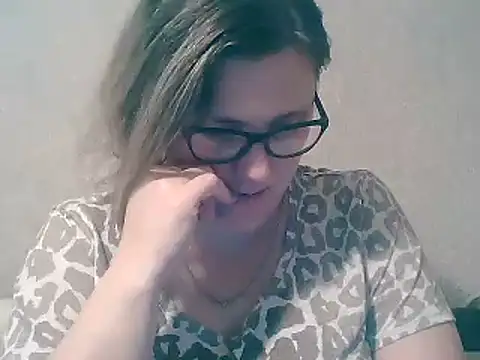 Snapshot of MerryLaCherry chatting on November 29, 2025, 2:14 am MerryLaCherry online show from November 29, 2025, 2:14 am