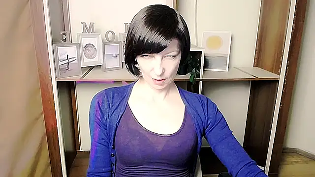  AngeliaFlow  online show from February 15, 2026, 12:36 pm