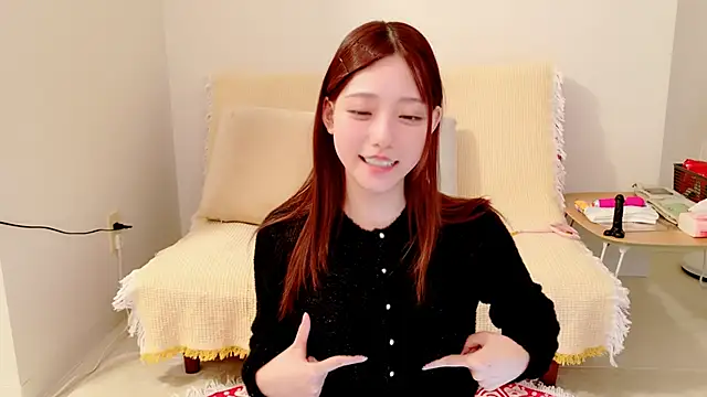 Snapshot of -ai-tan- chatting on February 21, 2025, 9:45 am -ai-tan- online show from February 21, 2025, 9:45 am