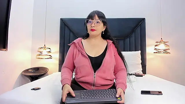 ZamiraGates online show from October 17, 2025, 10:34 pm