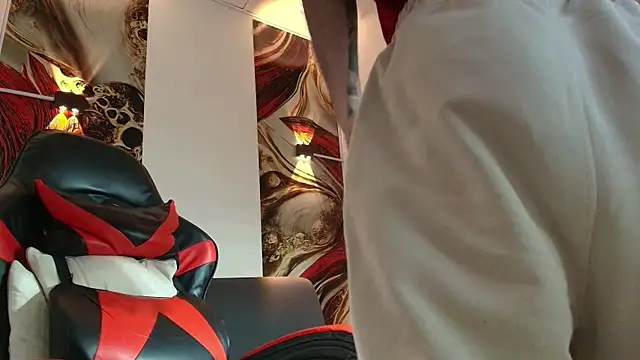 Luke davis01 online show from September 20, 2025, 1:23 pm