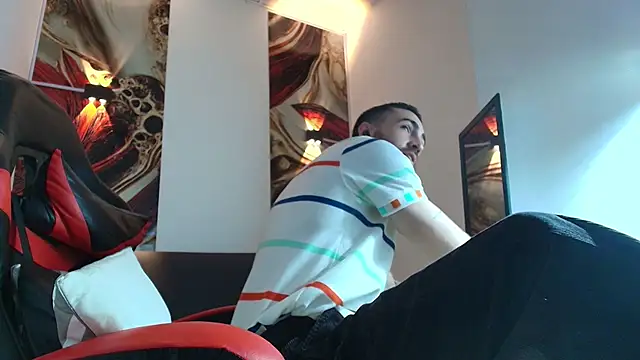 Luke davis01 online show from September 29, 2025, 1:05 pm