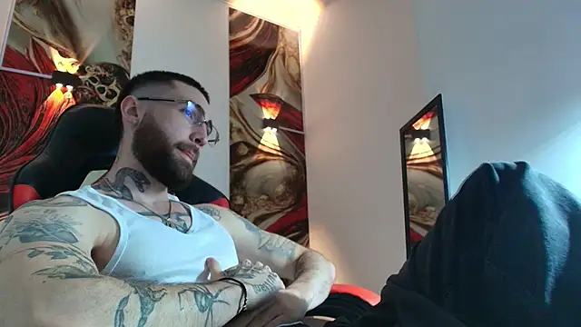 Luke davis01 online show from September 30, 2025, 1:27 pm