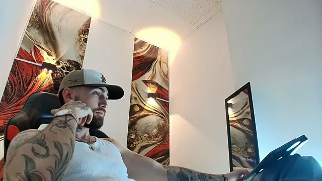 Luke davis01 online show from June 6, 2026, 12:54 pm