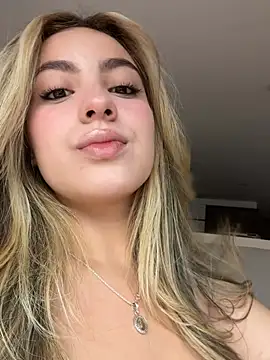 Cloee Rainbow1 online show from July 17, 2026, 1:18 pm