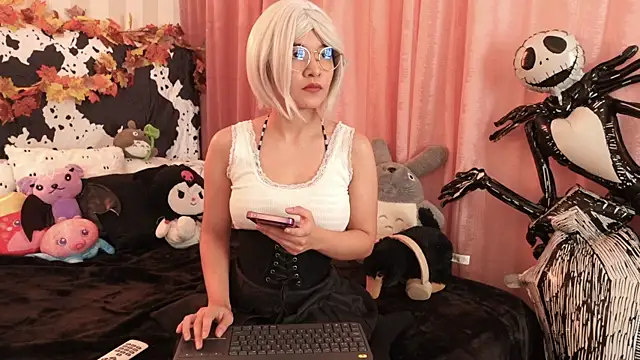 Snapshot of NataliaNovak chatting on October 10, 2025, 12:26 pm NataliaNovak online show from October 10, 2025, 12:26 pm