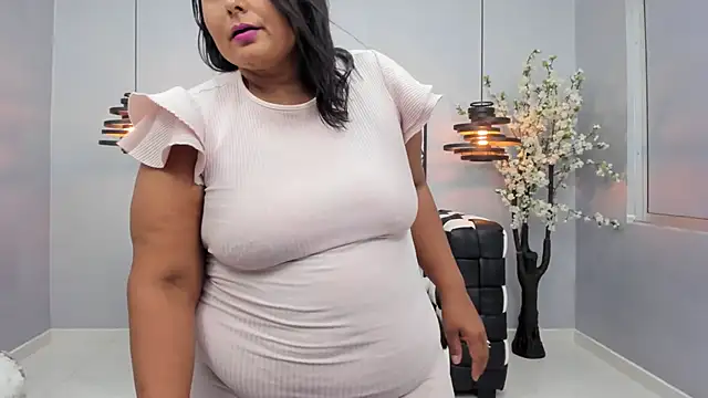 Snapshot of BBW_CINDY chatting on February 14, 2025, 1:13 am BBW CINDY online show from February 14, 2025, 1:13 am