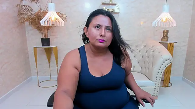 Snapshot of BBW_CINDY chatting on February 19, 2025, 7:27 pm BBW CINDY online show from February 19, 2025, 7:27 pm