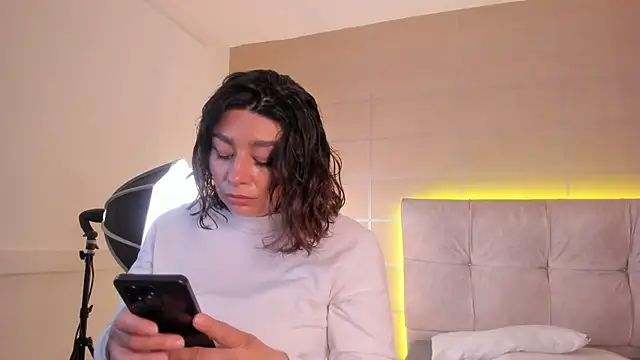 Snapshot of _michonne_ chatting on May 15, 2026, 3:24 am michonne online show from May 15, 2026, 3:24 am