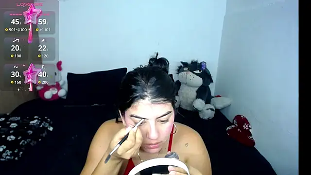hello kityy25 online show from June 4, 2026, 1:55 am