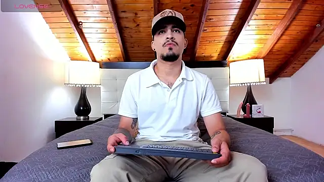 Sebastian Berne online show from November 14, 2025, 7:23 pm