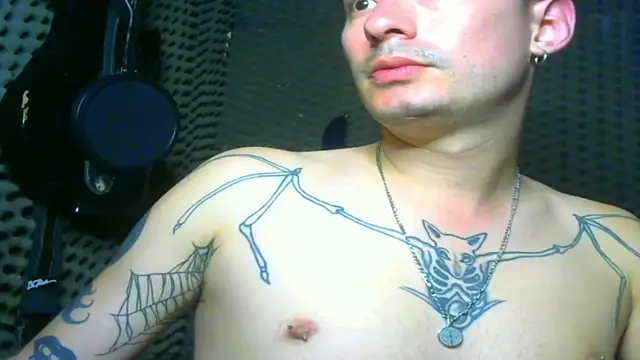 Snapshot of vampireathome chatting on March 19, 2025, 4:03 am vampireathome online show from March 19, 2025, 4:03 am