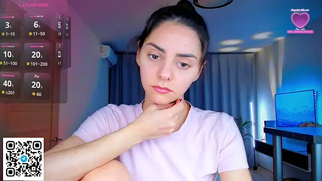 EmiliaZen online show from February 15, 2026, 3:31 pm