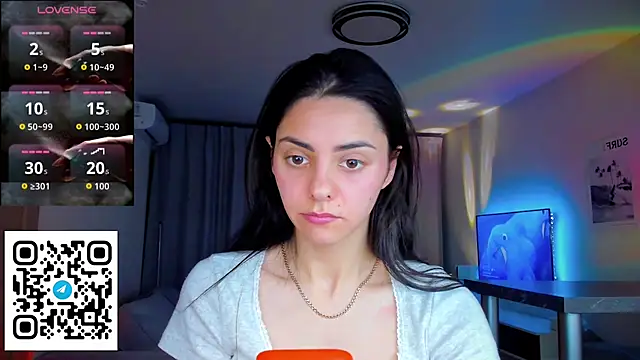 EmiliaZen online show from April 19, 2026, 6:10 pm