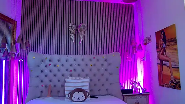 Snapshot of PlayfulShow chatting on February 8, 2026, 11:35 am PlayfulShow online show from February 8, 2026, 11:35 am