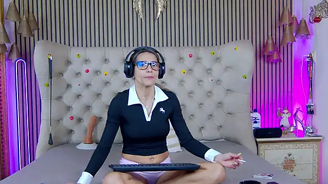 Snapshot of PlayfulShow chatting on February 25, 2026, 2:37 pm PlayfulShow online show from February 25, 2026, 2:37 pm