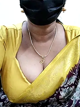 Snapshot of niiveditha chatting on February 16, 2025, 11:05 pm niiveditha online show from February 16, 2025, 11:05 pm