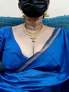 Snapshot of niiveditha chatting on February 18, 2025, 7:52 pm niiveditha online show from February 18, 2025, 7:52 pm