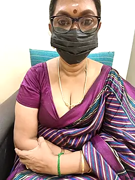 Snapshot of niiveditha chatting on February 22, 2025, 4:30 pm niiveditha online show from February 22, 2025, 4:30 pm