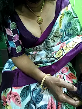 Snapshot of niiveditha chatting on September 13, 2025, 3:12 pm niiveditha online show from September 13, 2025, 3:12 pm