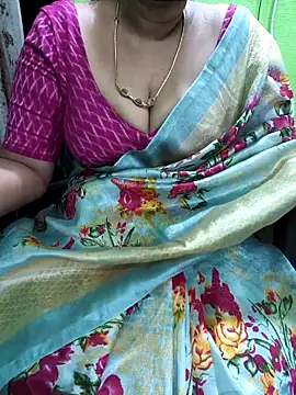 Snapshot of niiveditha chatting on October 7, 2025, 5:37 am niiveditha online show from October 7, 2025, 5:37 am