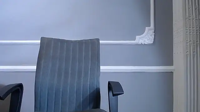 LiamRivers  online show from November 14, 2025, 12:15 pm