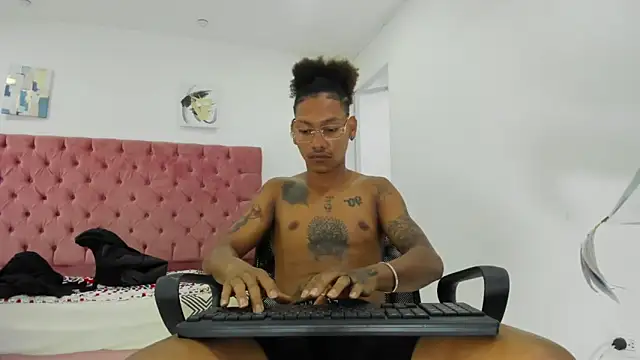 Snapshot of blackdirty420 chatting on February 18, 2025, 6:04 pm blackdirty420 online show from February 18, 2025, 6:04 pm