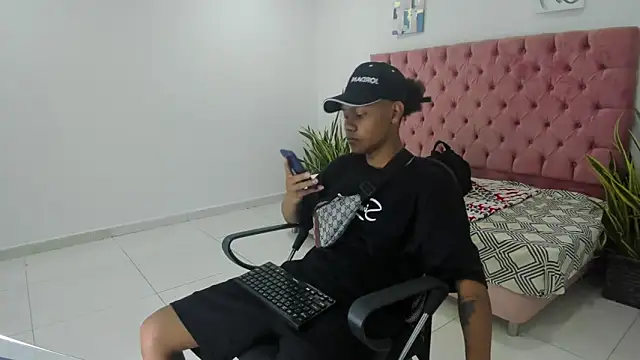 Snapshot of blackdirty420 chatting on February 24, 2025, 5:20 pm blackdirty420 online show from February 24, 2025, 5:20 pm