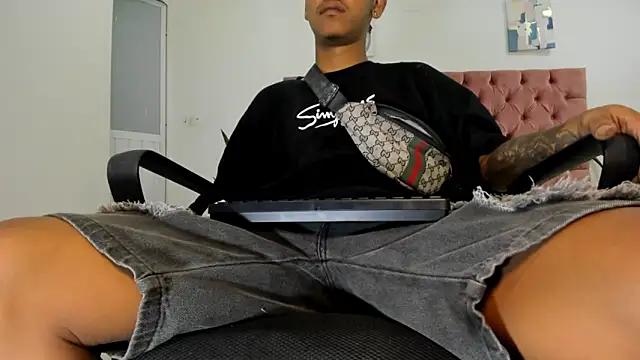 Snapshot of blackdirty420 chatting on March 5, 2025, 4:35 pm blackdirty420 online show from March 5, 2025, 4:35 pm