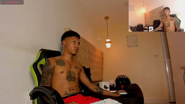 Snapshot of blackdirty420 chatting on October 6, 2025, 7:44 pm blackdirty420 online show from October 6, 2025, 7:44 pm