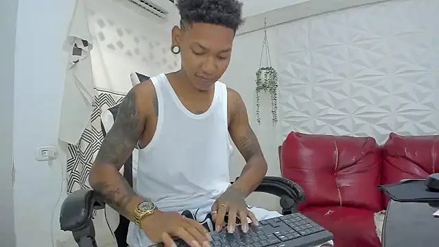 Snapshot of blackdirty420 chatting on October 10, 2025, 7:02 pm blackdirty420 online show from October 10, 2025, 7:02 pm