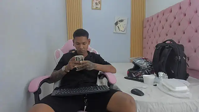 Snapshot of blackdirty420 chatting on October 17, 2025, 8:22 pm blackdirty420 online show from October 17, 2025, 8:22 pm