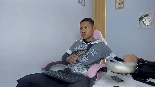 Snapshot of blackdirty420 chatting on October 19, 2025, 3:34 pm blackdirty420 online show from October 19, 2025, 3:34 pm