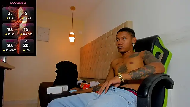 Snapshot of blackdirty420 chatting on October 21, 2025, 7:36 pm blackdirty420 online show from October 21, 2025, 7:36 pm