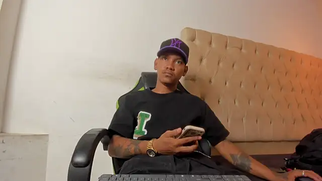 Snapshot of blackdirty420 chatting on November 12, 2025, 3:23 pm blackdirty420 online show from November 12, 2025, 3:23 pm