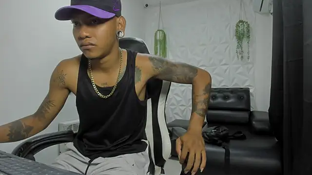 Snapshot of blackdirty420 chatting on February 10, 2026, 1:37 pm blackdirty420 online show from February 10, 2026, 1:37 pm